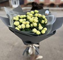 Букет Белые кустовые розы Солинеро в Возах