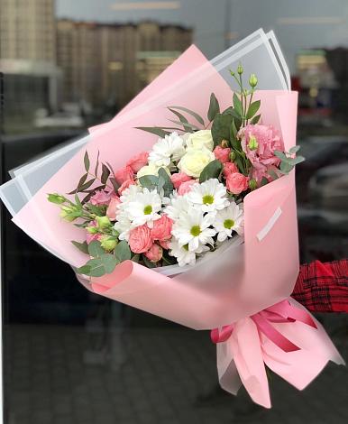 Букет цветов из: Розы, Лизиантусы и Хризантемы в Возах